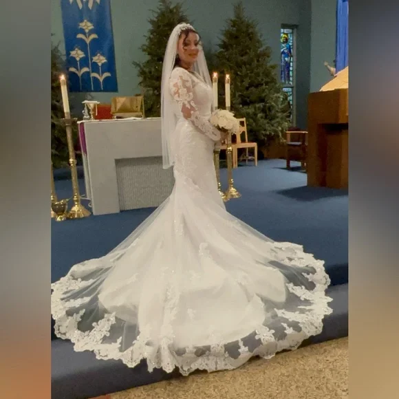 Wedding Mermaid Dress with Appliques - Picture 2 of 4